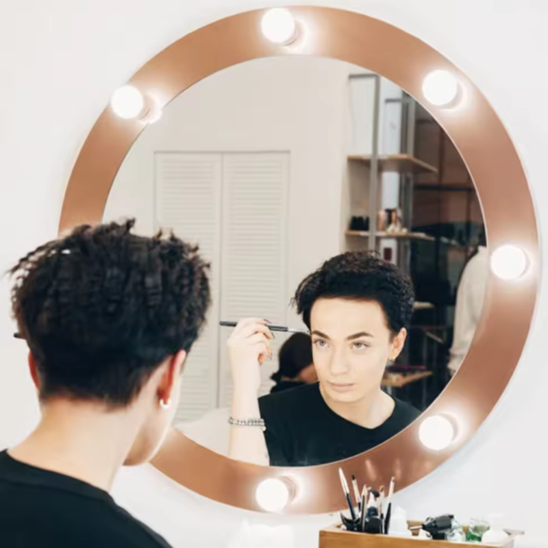 مصباح تجميل هوليوود قابل للفصل - مراجعة Beauty Makeup Desk وسعره
